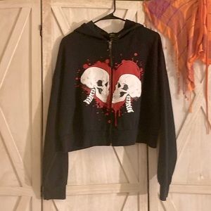 Emo skulls cropped hoodie!!